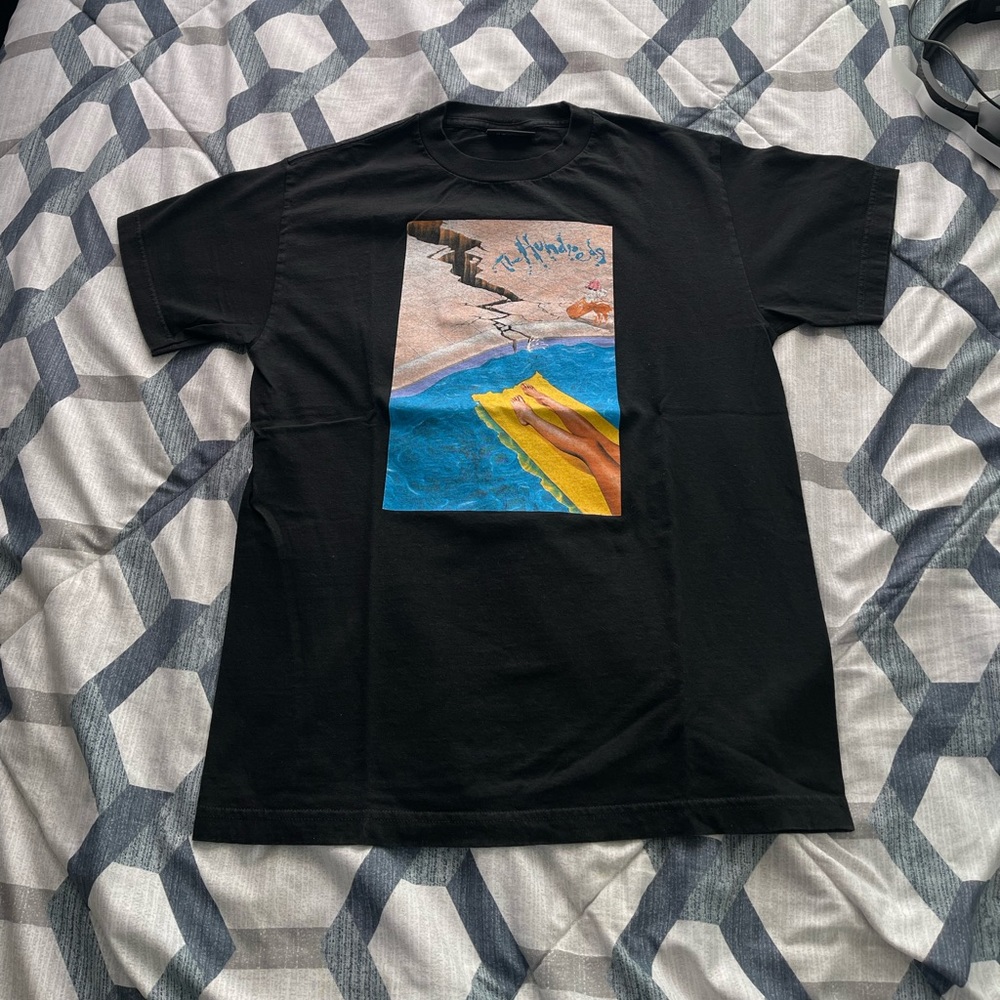 The hundreds, size: M